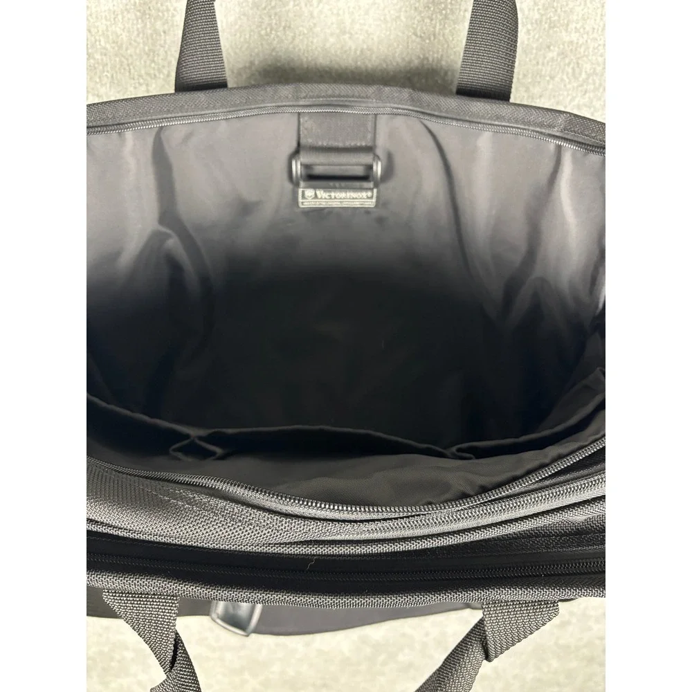 Victorinox Laptop Briefcase Messenger Bag Padded Strap Large Black